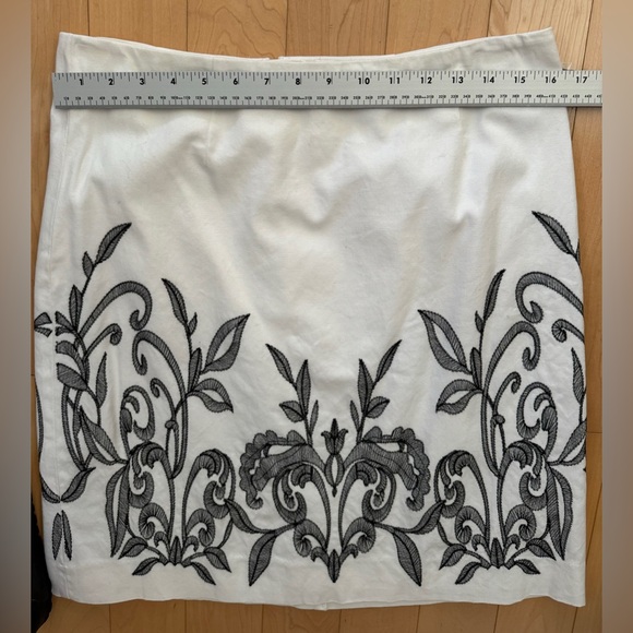 🆕 Nic & Zoe Embroidered skirt in size 10 - Picture 9 of 10